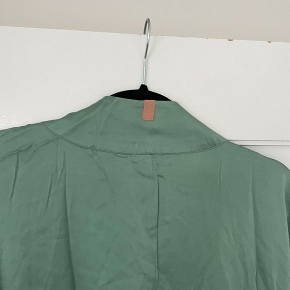 Lunya Green Silk Robe - Picture 8 of 10